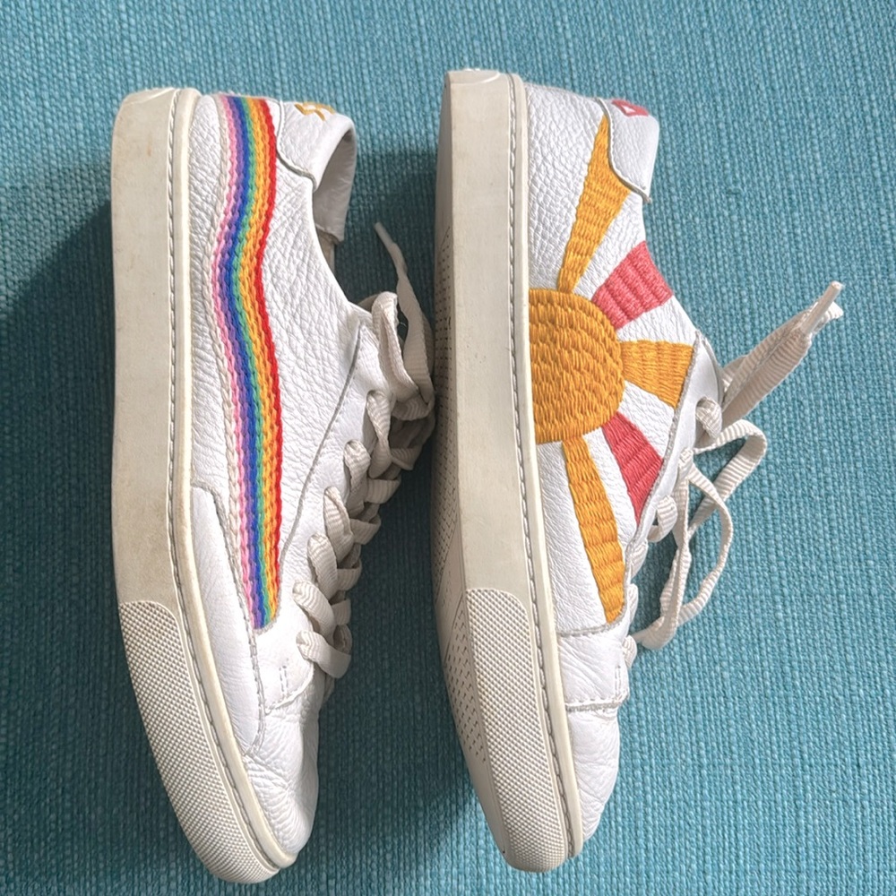 Soludos Good Vibes rainbow wave sun sneakers size 7